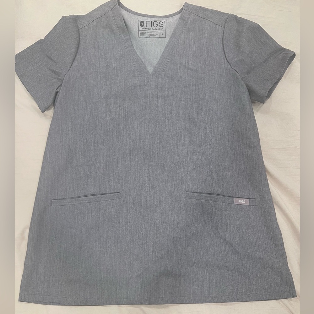Figs scrub top